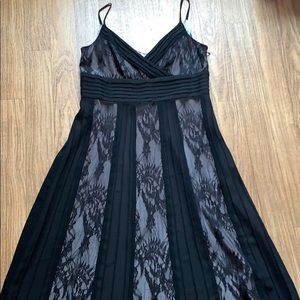Loft | Black lace dress - size 8p